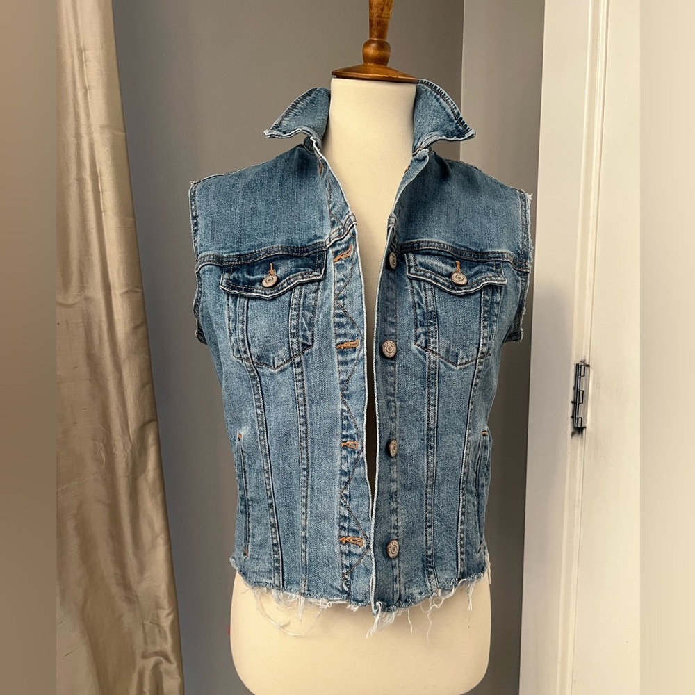 Old Navy frayed hem Sleeveless Denim Vest